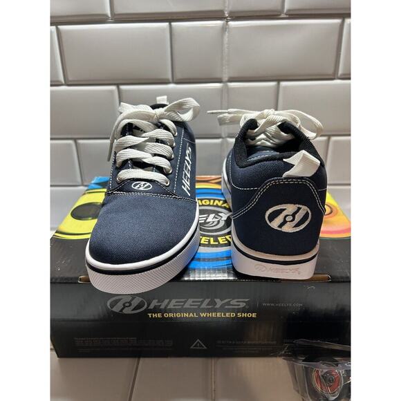 Heelys Kids Pro 20 Wheeled Shoe Navy Canvas Lace Closure Size 3 - Picture 9 of 10
